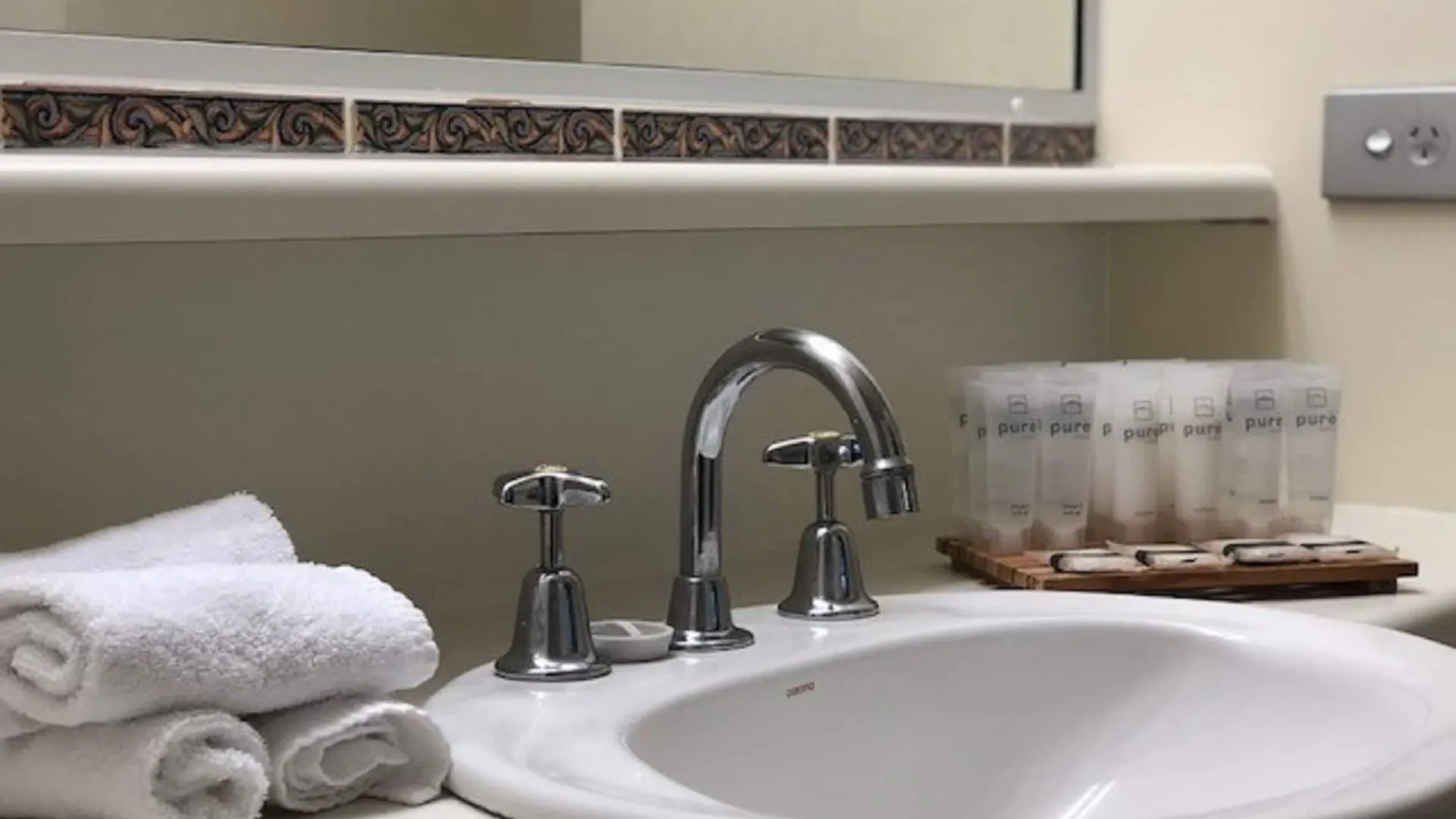 **** Motel City Oasis Inn Townsville, Surestay Collection By BW Australië