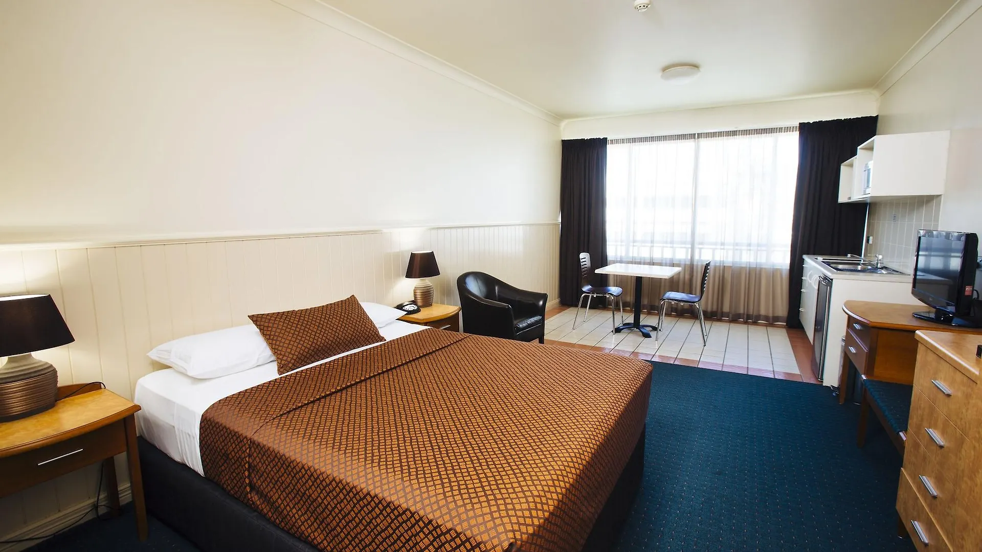 Motel City Oasis Inn Townsville, Surestay Collection By BW