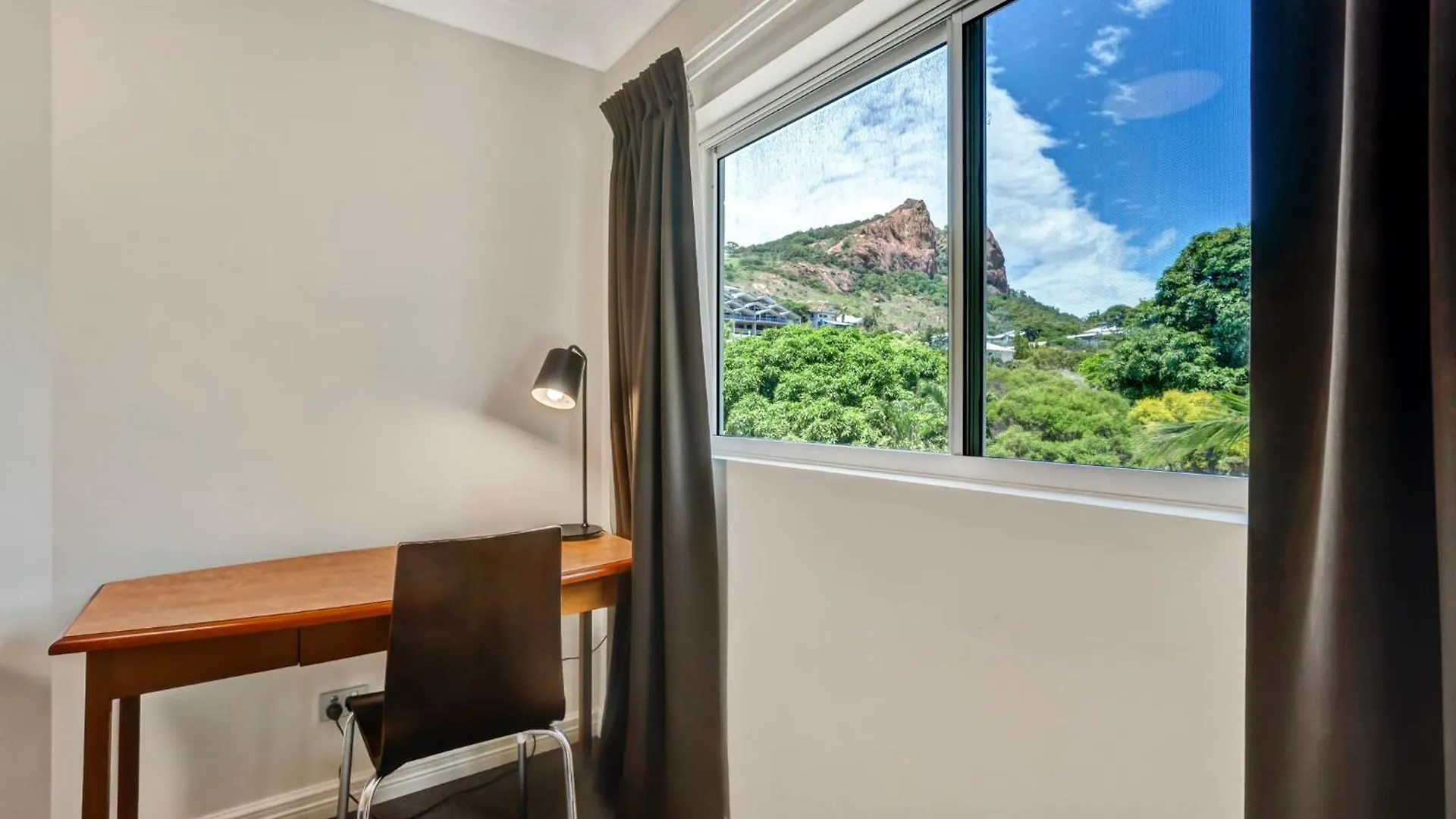 **** Motel City Oasis Inn Townsville, Surestay Collection By BW Australië