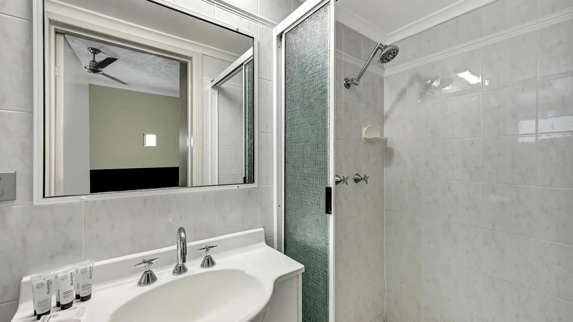 Motel City Oasis Inn Townsville, Surestay Collection By BW