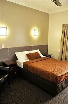 Motel City Oasis Inn Townsville, Surestay Collection By BW